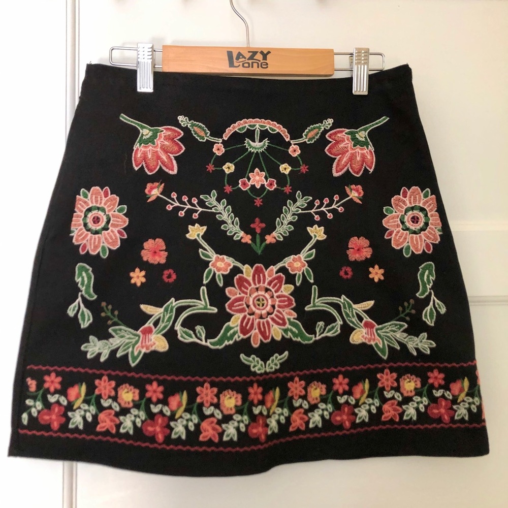 BNWT francesca’s skirt